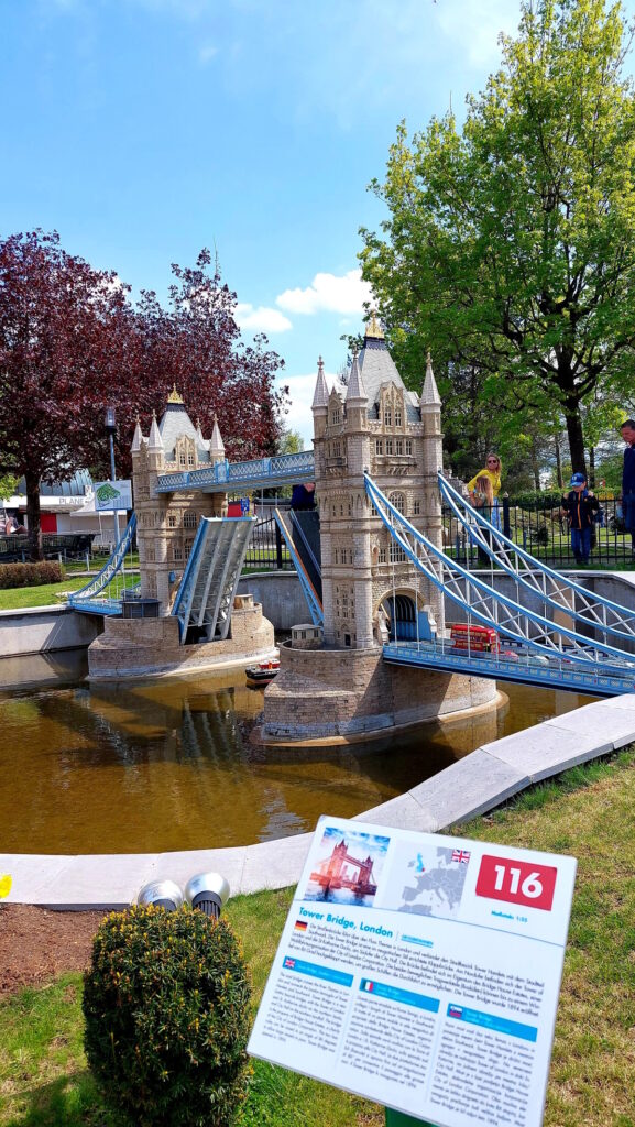 Tower Bridge u Londonu