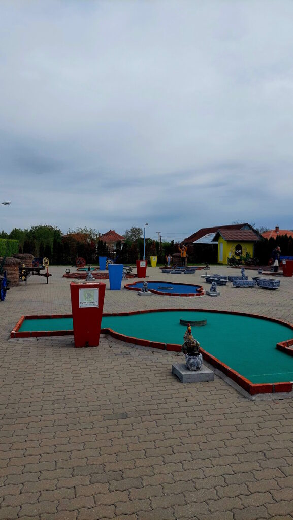 Teren za mini golf - Bora lavirint