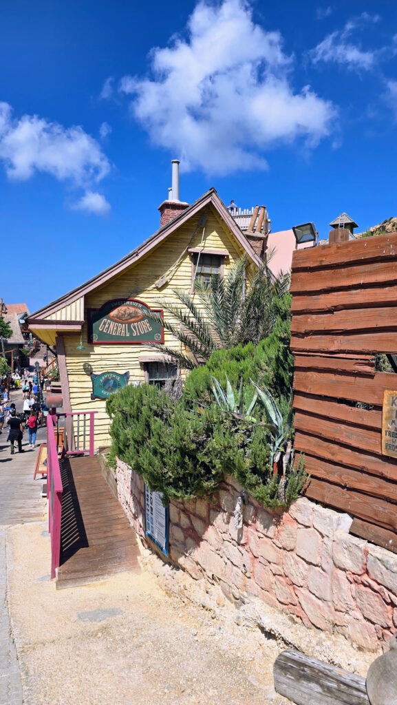 Popajevo selo, Popeye village