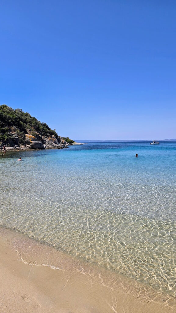 Alikes beach, ostrvo Amuljani