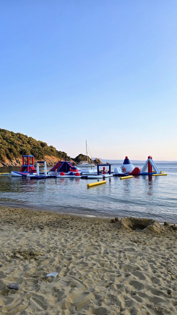 Karagatsia
Gde na more